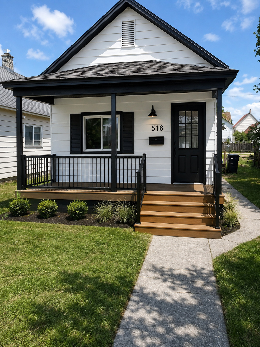 516 Michigan Avenue, Gladstone, Michigan — front porch
